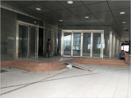 商場(chǎng)地彈簧門